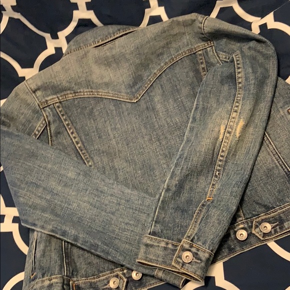 Gap women’s denim jacket. Like new! - Picture 5 of 5
